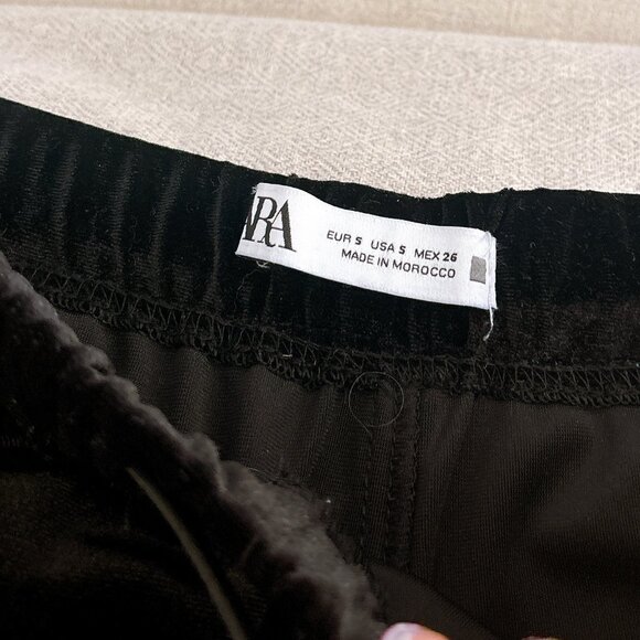 99% NEW ZARA BLACK VELVET PANTS - Picture 6 of 8